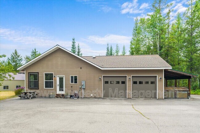 Building Photo - 2530 E Edgewood Dr