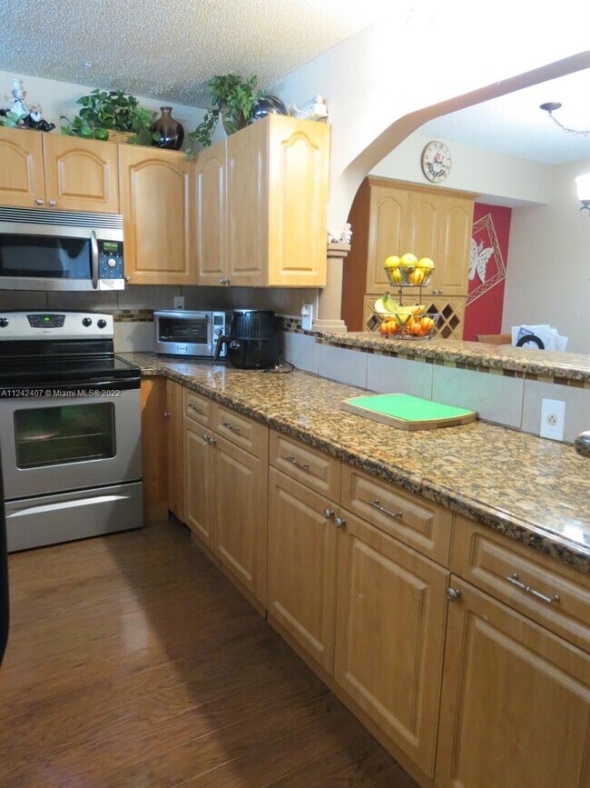 Foto del edificio - 464 N Laurel Dr