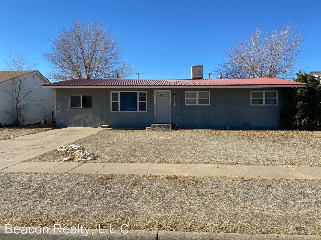 Primary Photo - 3 br, 2 bath House - 1612 S Ave C