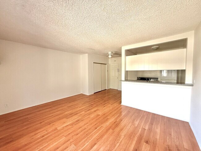Foto del edificio - 14540 Hartland St