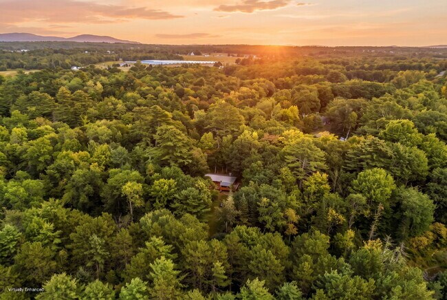 Building Photo - Mid-Century Cool Meets Maine Serenity Design. Privacy. Location. This one has it all.