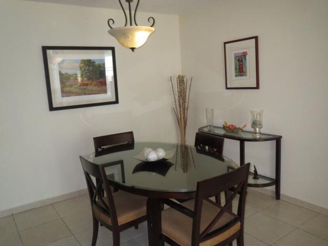 Foto del edificio - 11 Country Club Dr