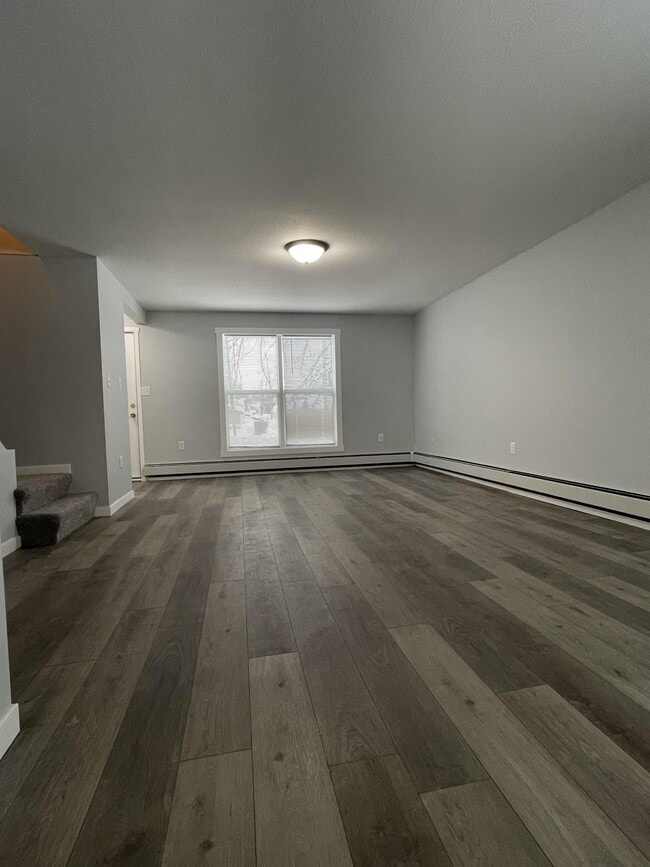 Building Photo - 805 S 3rd Ave W