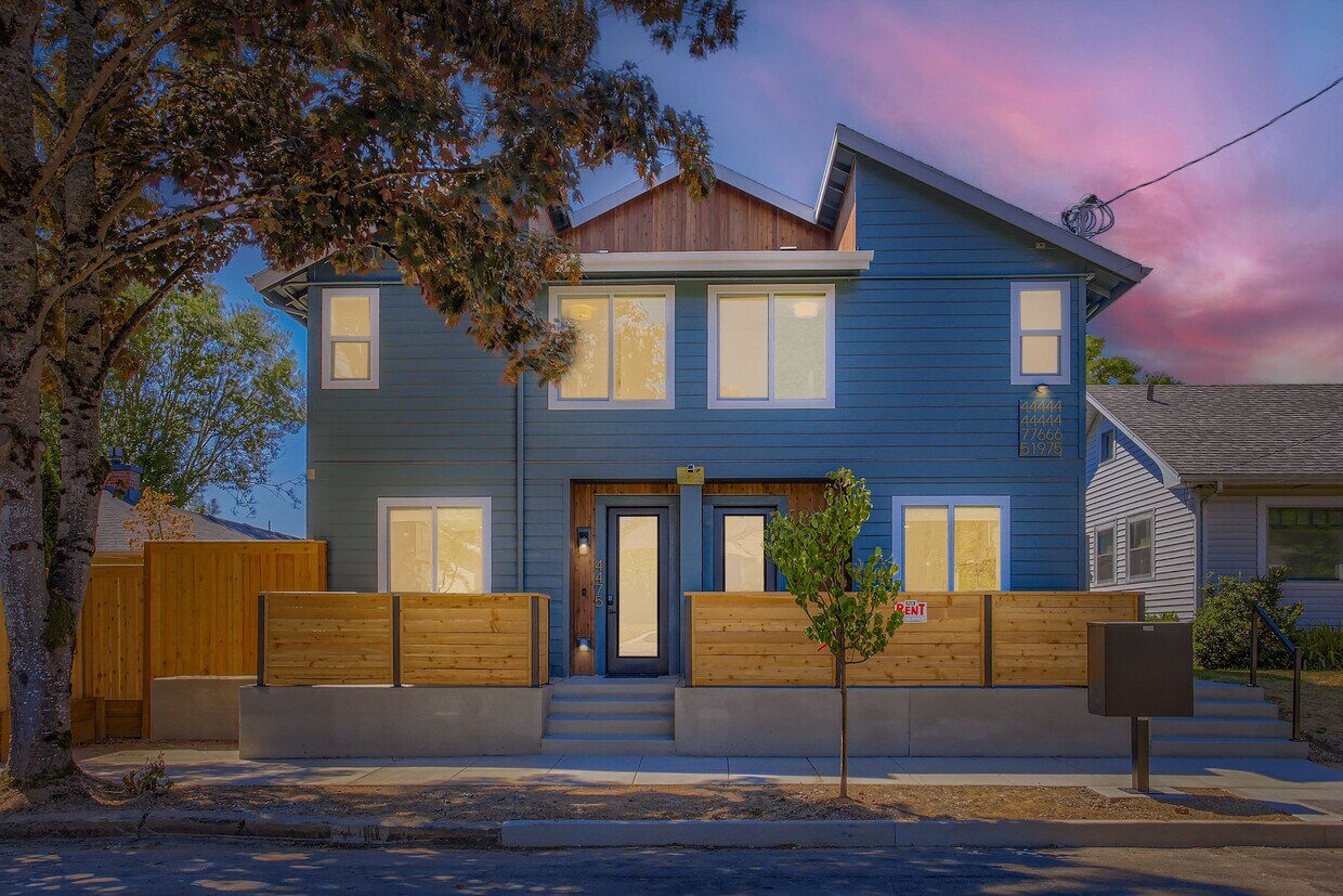 Primary Photo - 4475 SE 28th Pl