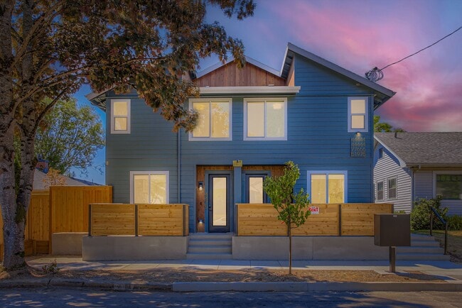 Building Photo - 4475 SE 28th Pl