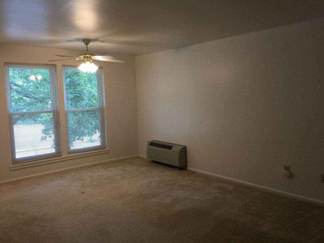 831 Sleepy Hollow Rd Unit 15, Castle Shannon, PA 15234 Apartments 831