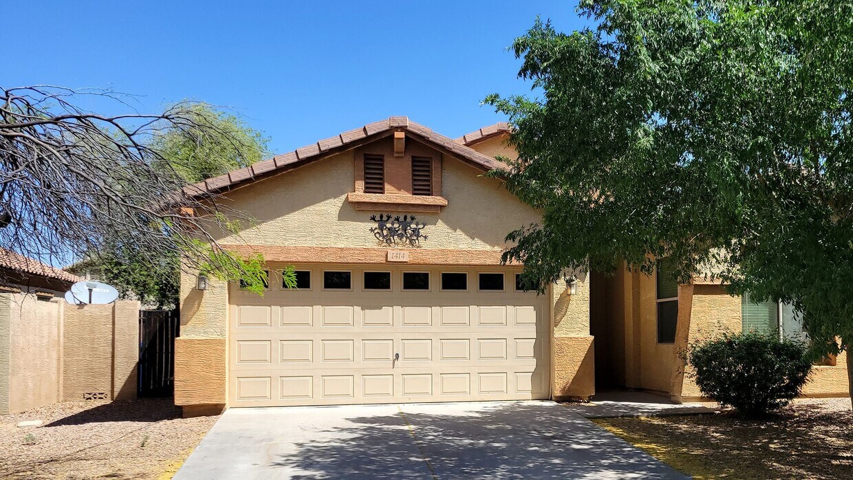 Primary Photo - 1414 E Bautista RD
