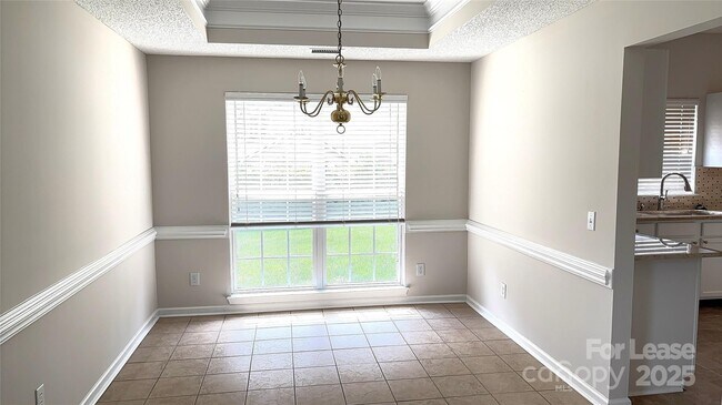 Foto del edificio - 8620 Grey Squirrel Ct