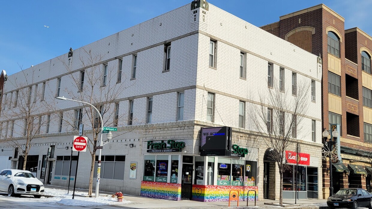 Primary Photo - 930 W Belmont Ave