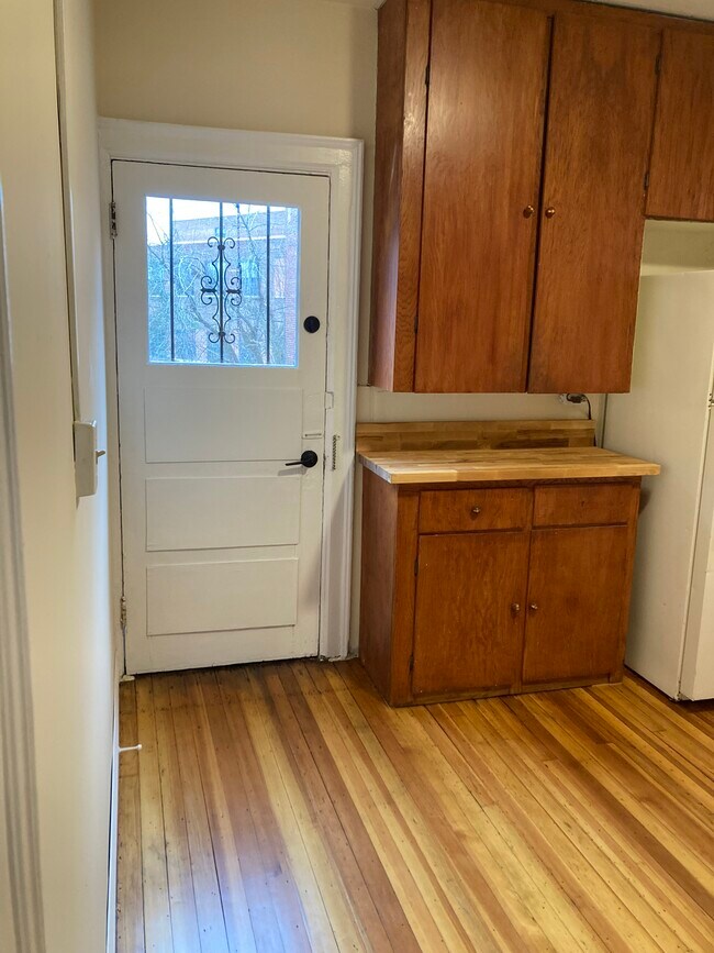 Foto del edificio - 833 Tonawanda St