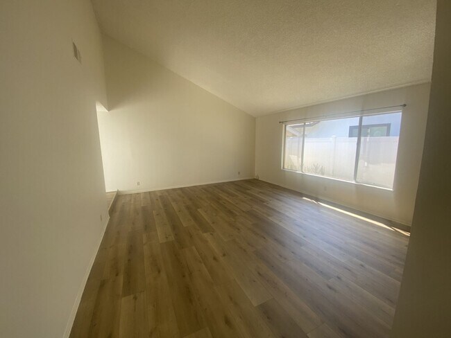 Foto del edificio - Mission Oaks Home
