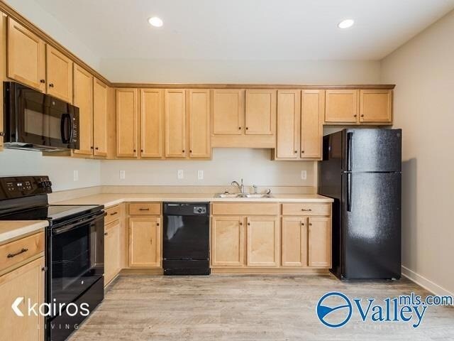 Foto del edificio - 14687 Griffin St