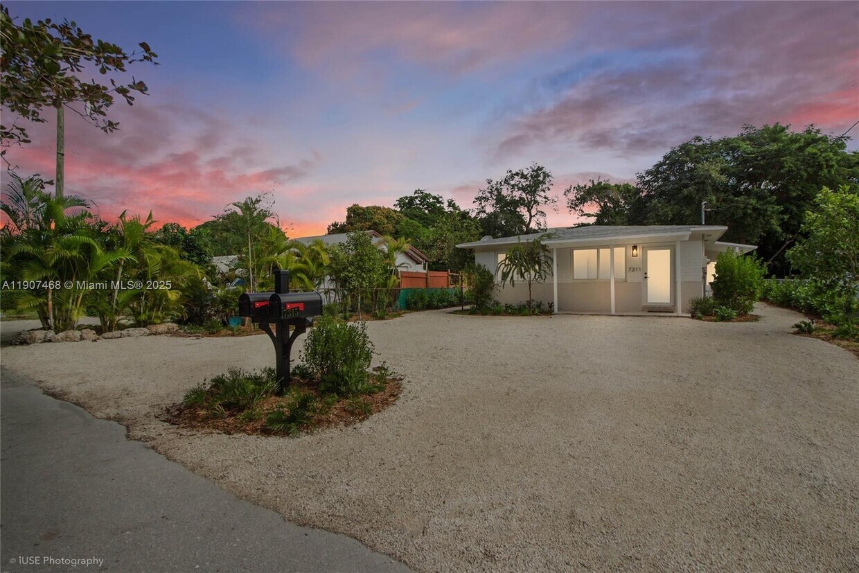 Foto principal - 7315 SW 63rd Ct