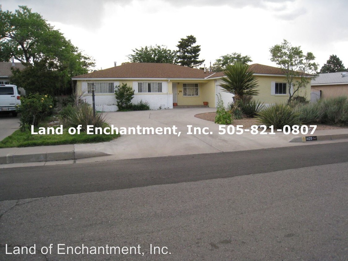 Foto principal - 3 br, 2 bath House - 1409 Valencia Dr NE