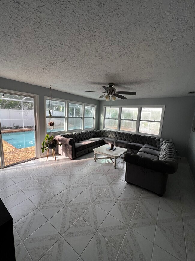 Building Photo - 4038 Prado Dr