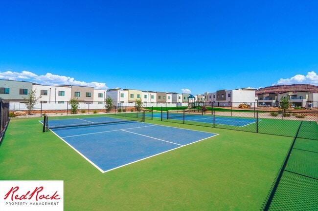 Foto del edificio - Newer 3 Bedroom Townhome. END UNIT!