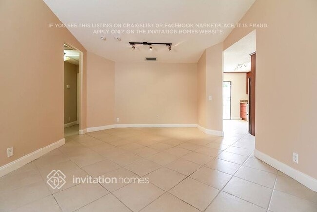 Building Photo - 6232 Country Fair Cir