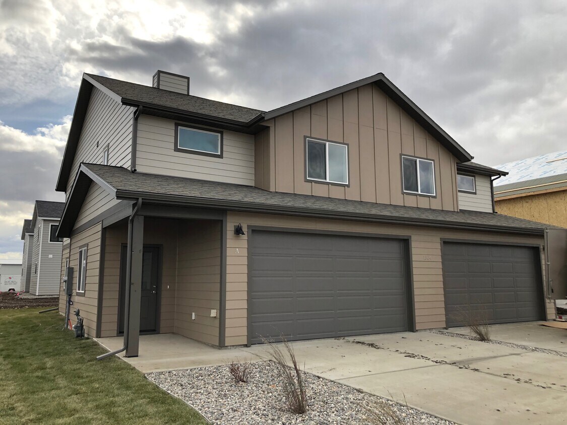 1304 Fozzie Ln, Belgrade, MT 59714 Townhome Rentals in Belgrade MT