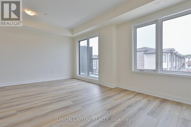 Building Photo - 1695-1695 Dersan St