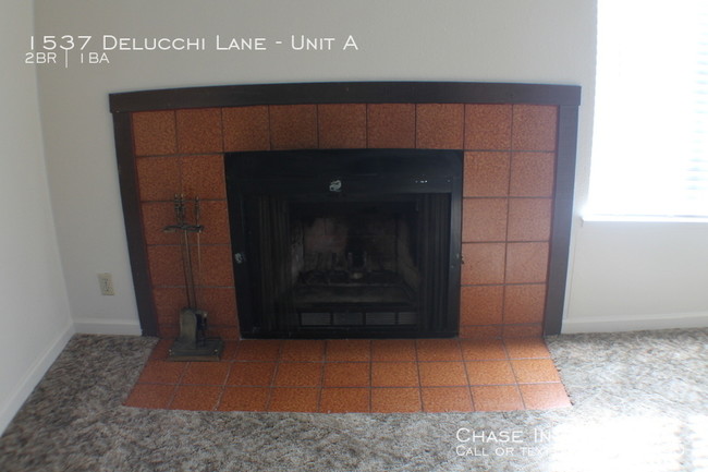 Building Photo - 1537 Delucchi Ln