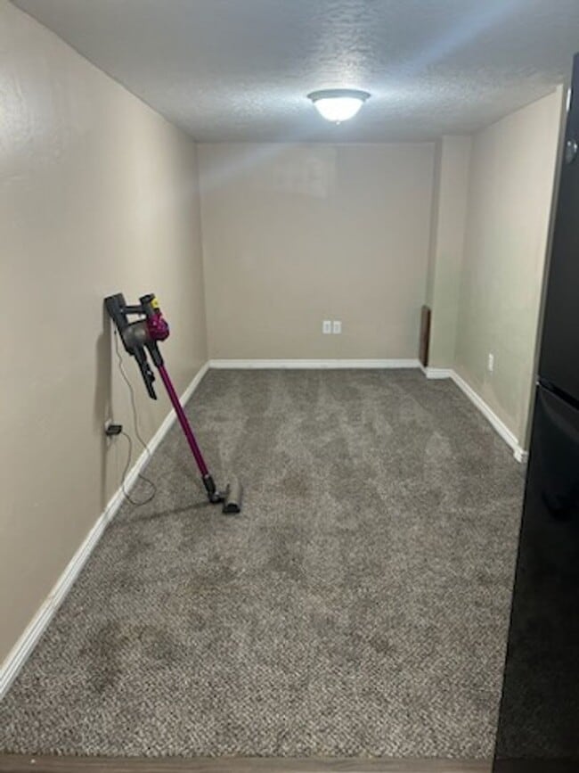 Building Photo - 42 S 400 E