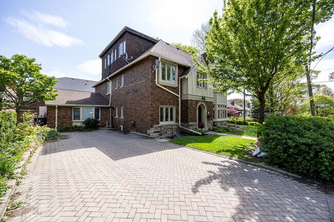 Photo du bâtiment - 131 Highbourne Rd