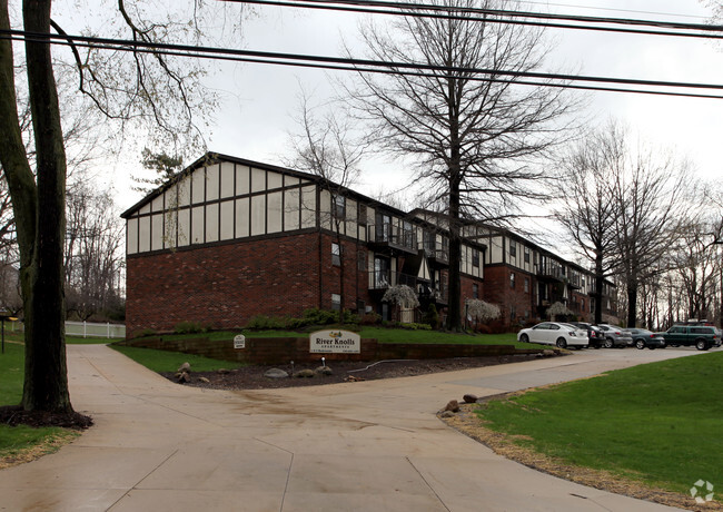 Building Photo - River Knolls Apartments