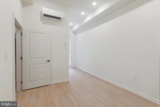 Foto del edificio - 245 N 12th St