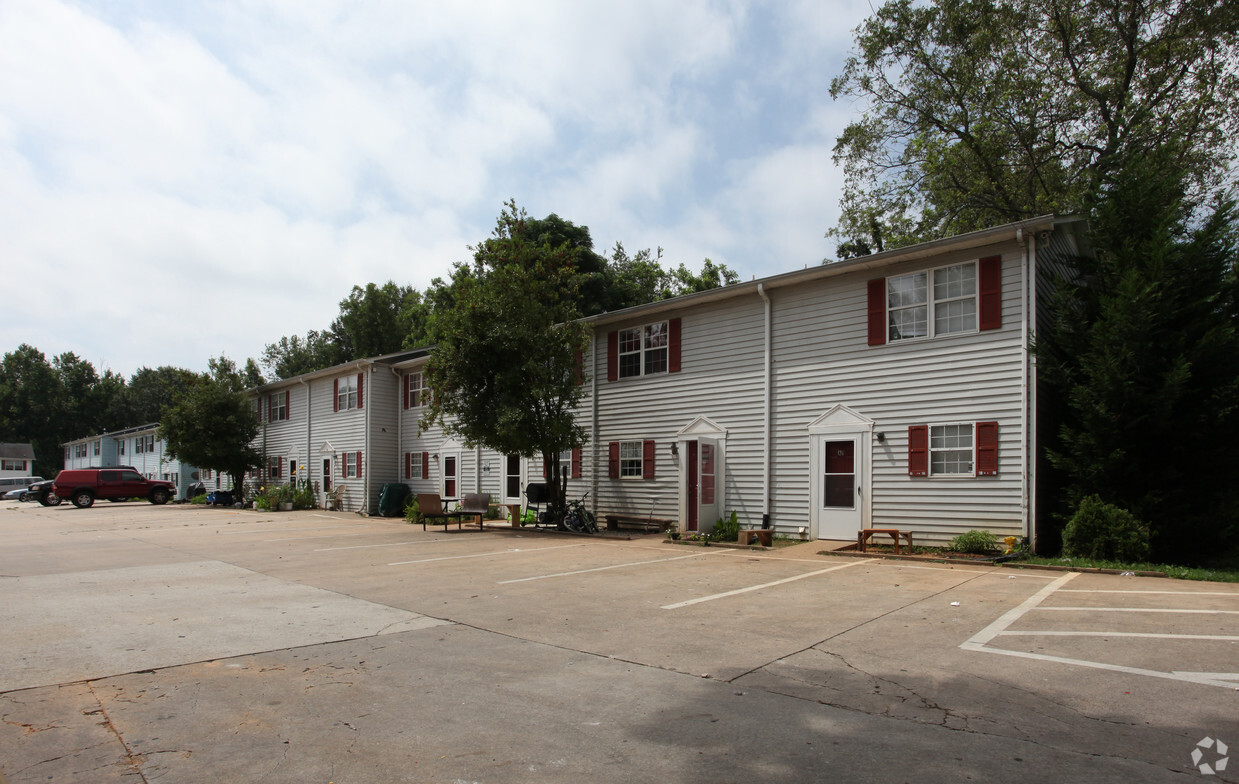 Primary Photo - Myrtle Street Apartments