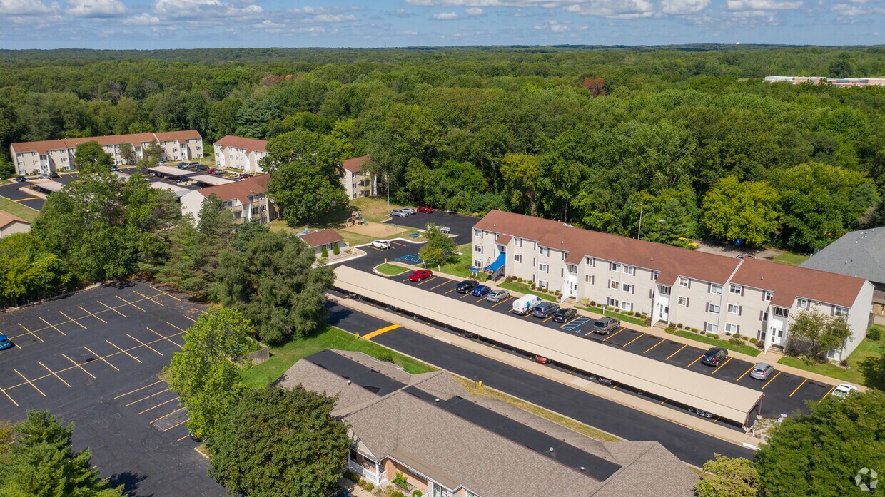 Village Square Apartments 2890 S 9th St Kalamazoo, MI