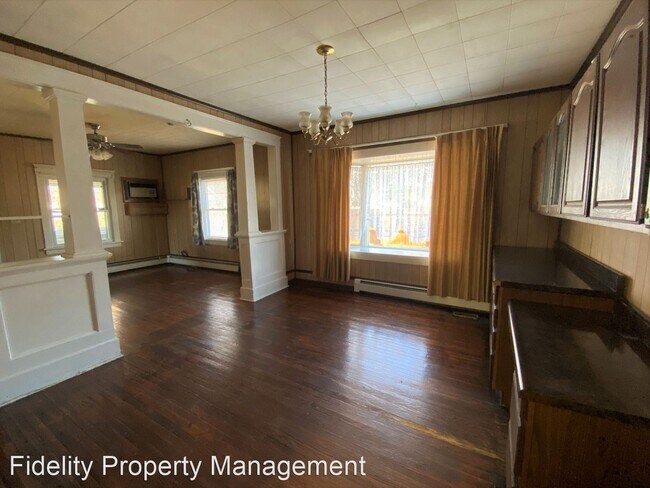 Building Photo - 4 br, 1 bath House - 1374 E Commercial St