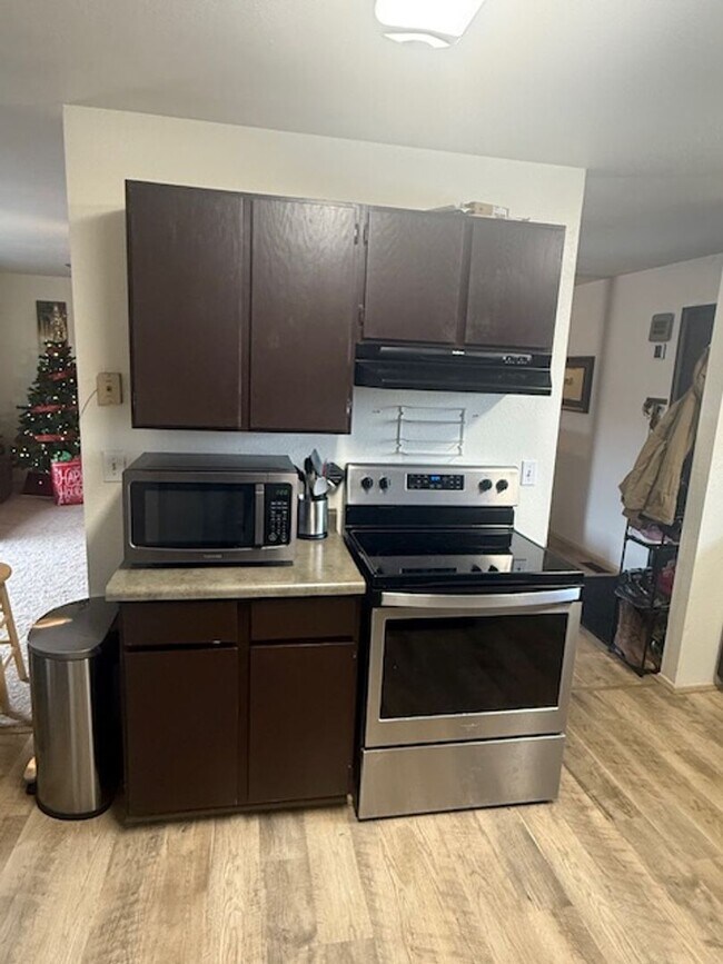 Foto del edificio - 3 bedroom home in Spring Creek with garage