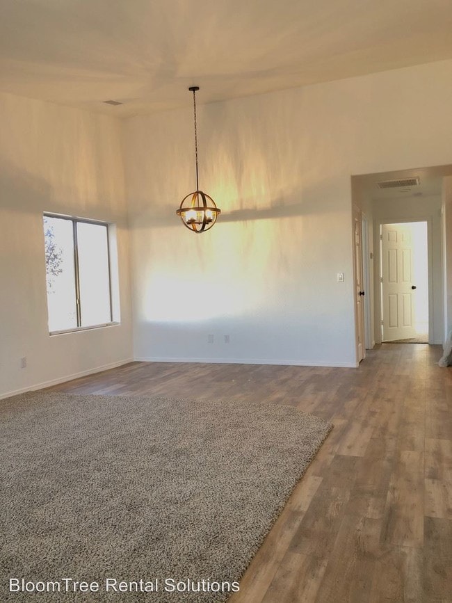 Building Photo - 2 br, 2 bath Apartment - 5781 N Concho Drive