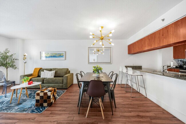 Building Photo - 1 SE 12th St