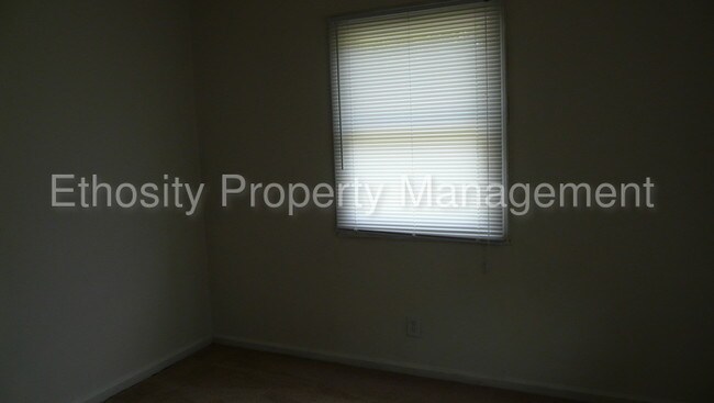 Building Photo - 7110 Pin Oak St