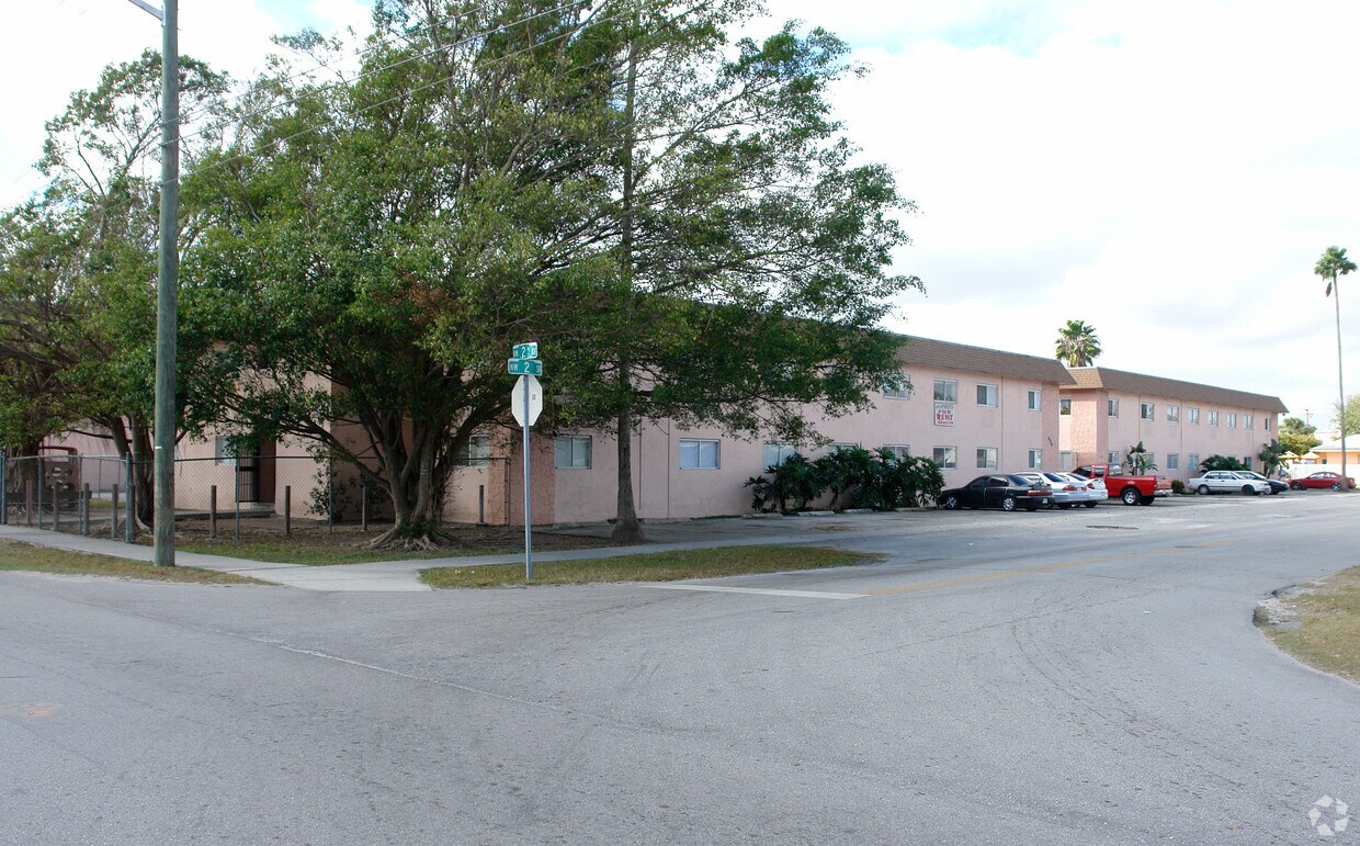 Foto del edificio - 174 NW 3rd Ave
