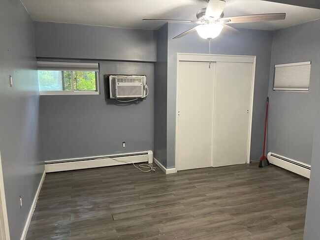 Living room - 183 Scarsdale Rd