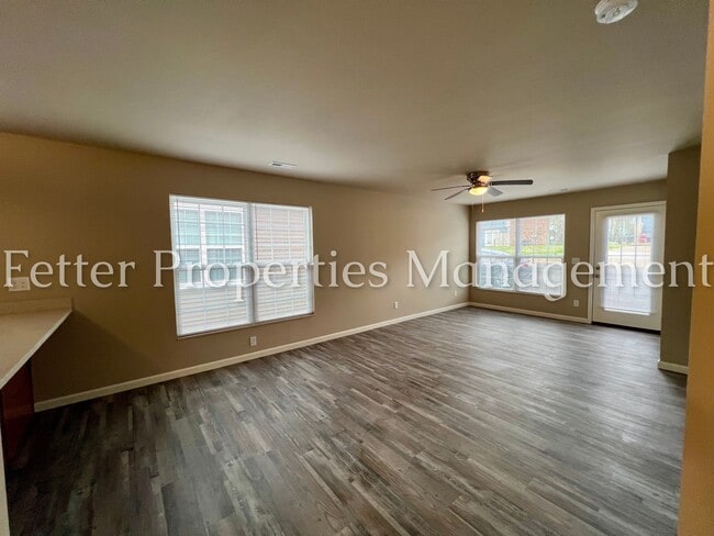 Building Photo - 5284 Canyon Cir