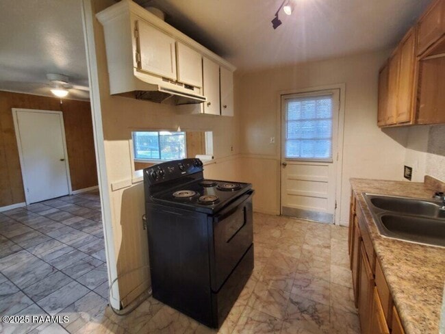 Building Photo - 326 Guidry Rd