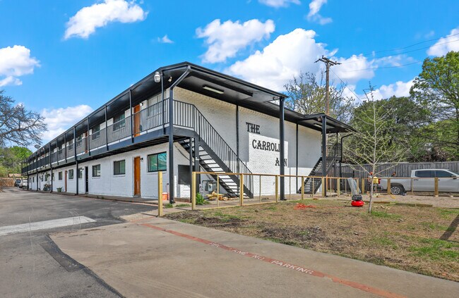 Foto del edificio - The Carroll Ann Apartments