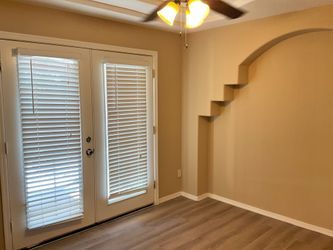 Building Photo - 547 W 8th Ave