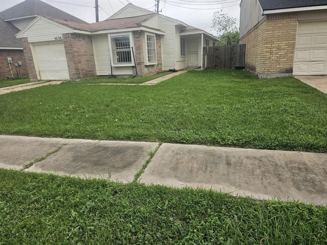Building Photo - 6206 Berkridge Dr