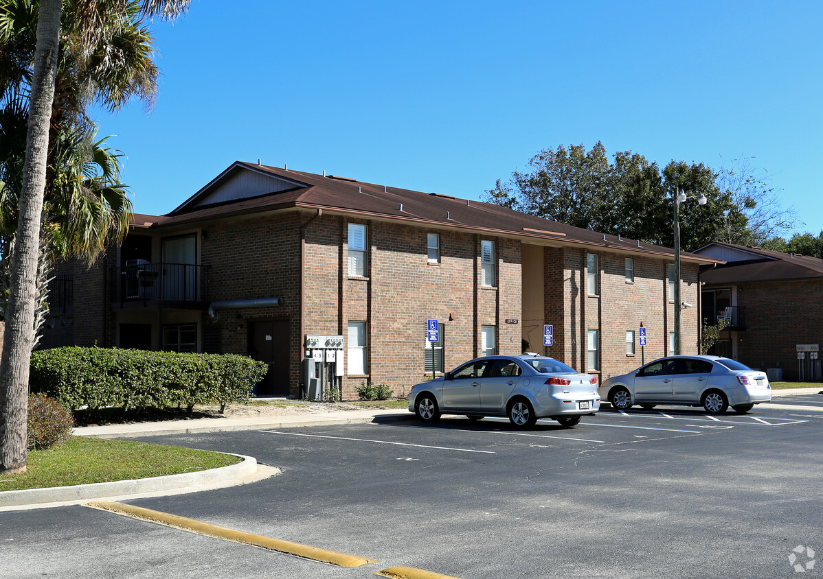 Edgewater Park - Edgewater Park Apartments