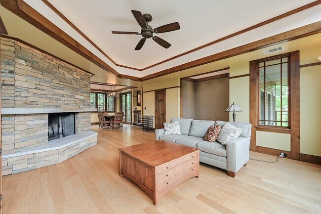 Building Photo - 307 Laurel Valley Rd