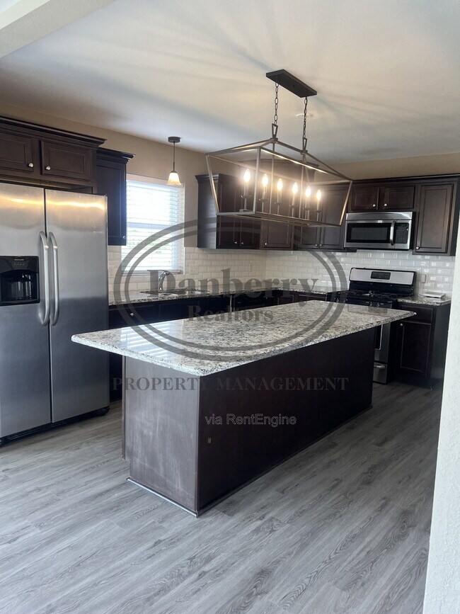 Foto del edificio - 8914 Red Hawk Ct