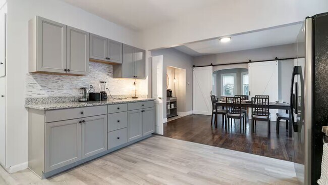 Foto del edificio - 65 Kimball Ave