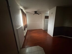 Building Photo - 1203 S Olympia Pl