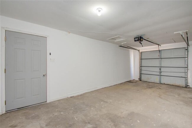 Building Photo - Location Location Location! Here's your op...