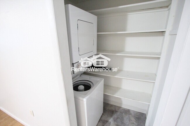 Foto del edificio - 12160 Huron St