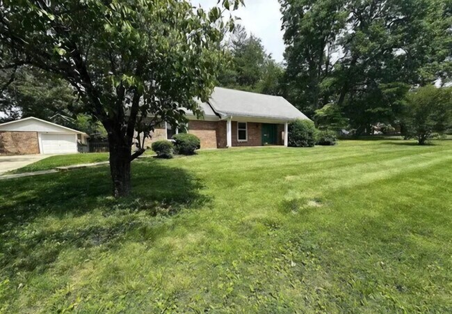 Foto del edificio - 634 Cherrywood Dr